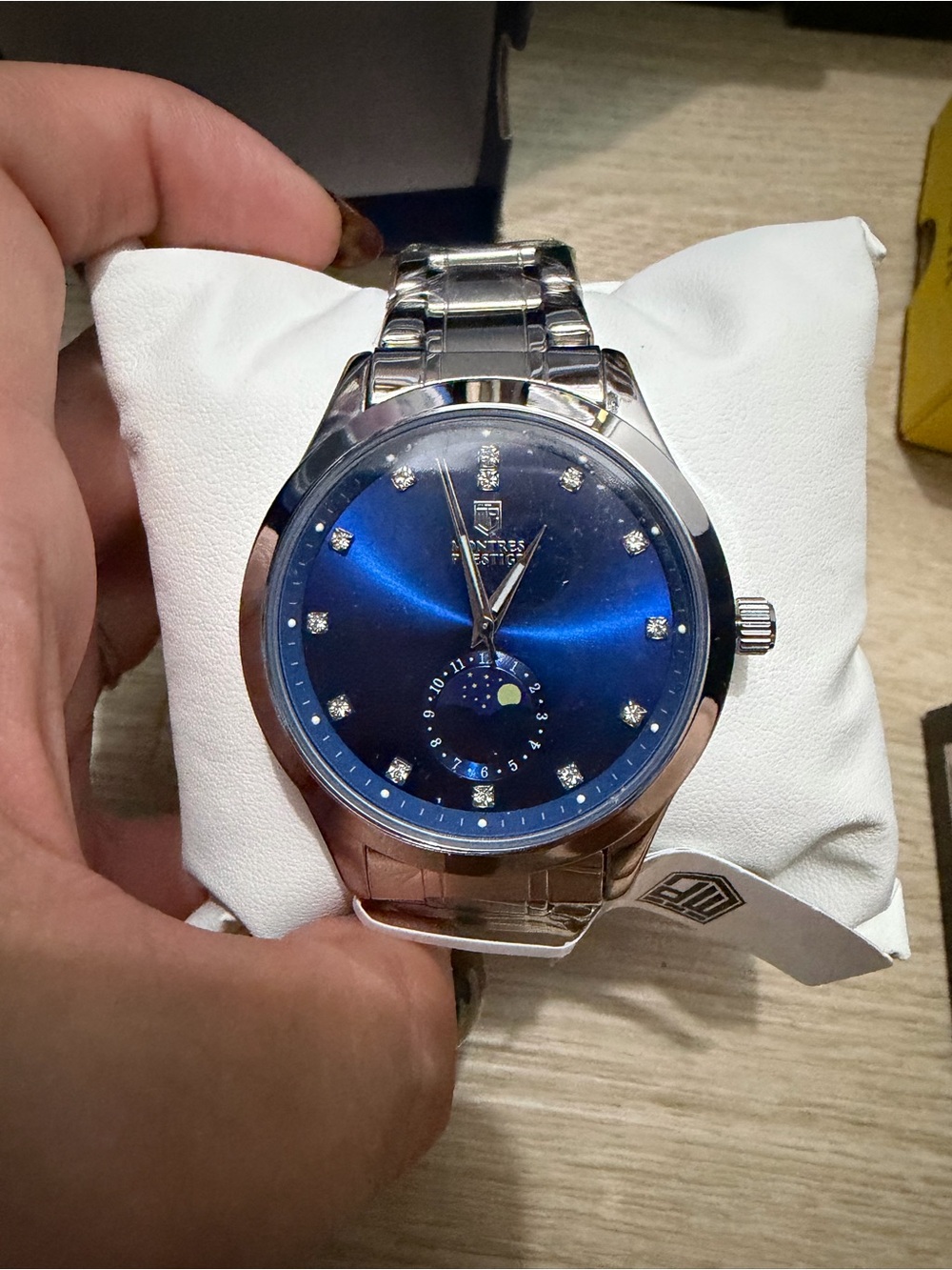 Invicta Montres Prestige Blue Dial and silver tone band Men's Watch - 42mm